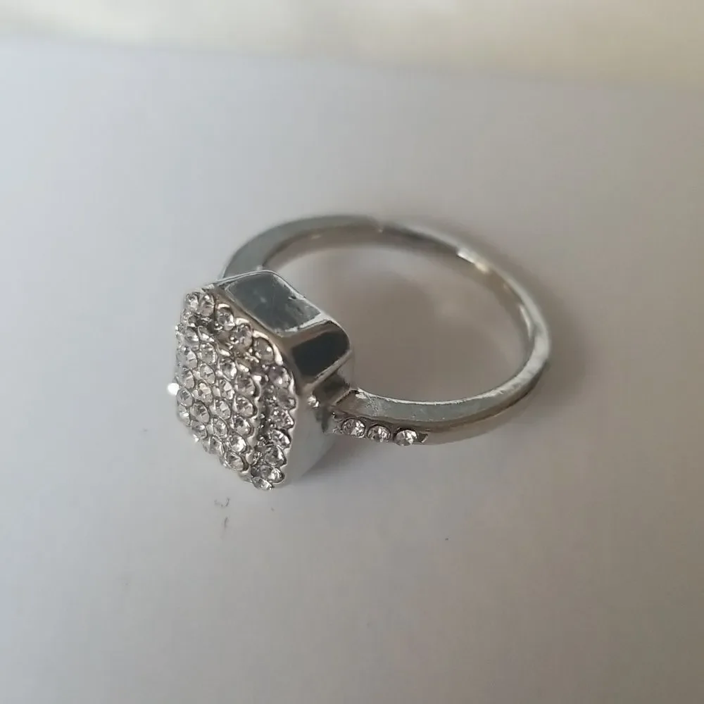 Octogan shaped silver tone sparkly ring